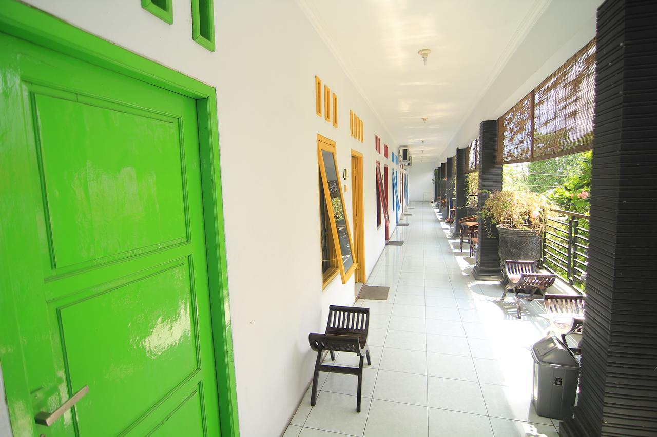 Hotel Boegenviel Syariah Lamongan Exterior photo